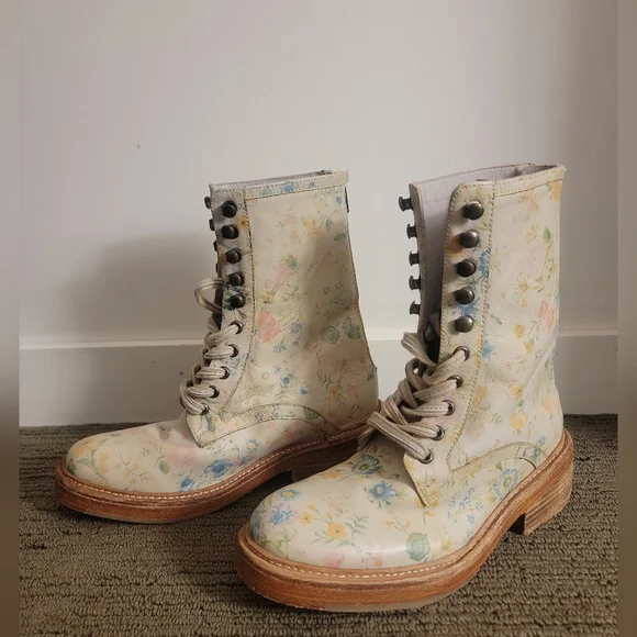 NWOB Free People Santa Fe Combat Boot in floral ecru - Picture 12 of 13